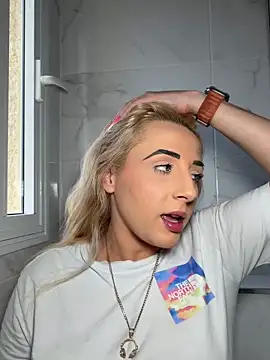 Strongqueen online show from May 2026 06:33:01 PM