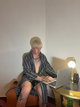 D anielll online show from June 2026 11:42:01 PM