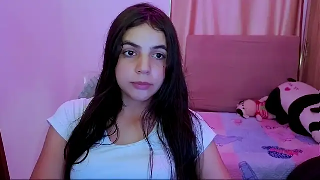 Snapshot of _elenna chatting on June 2026 05:18:02 PM elenna online show from June 2026 05:18:02 PM