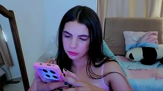 Snapshot of _elenna chatting on July 2026 06:04:01 PM elenna online show from July 2026 06:04:01 PM