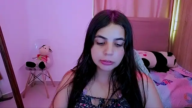 Snapshot of _elenna chatting on June 2026 06:05:02 PM elenna online show from June 2026 06:05:02 PM