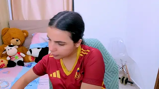  elenna online show from February 2026 06:04:02 PM