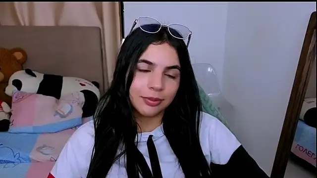  elenna online show from December 2025 05:29:02 PM