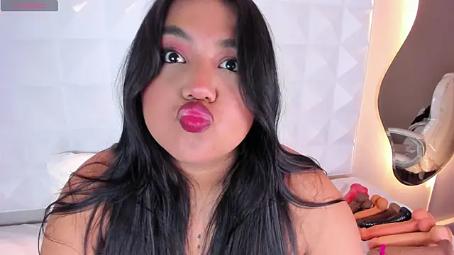 Snapshot of Crismat_ chatting on January 2025 04:15:01 AM Crismat online show from January 2025 04:15:01 AM