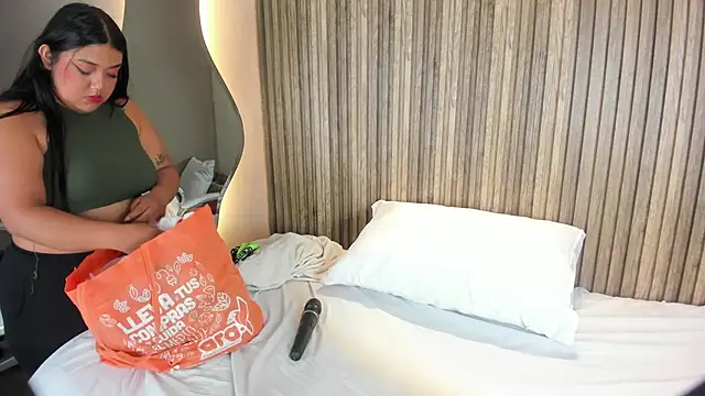 Snapshot of Crismat_ chatting on March 2025 04:17:02 AM Crismat online show from March 2025 04:17:02 AM