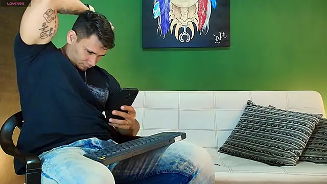 Snapshot of GendersonFit chatting on September 2025 10:39:02 PM GendersonFit online show from September 2025 10:39:02 PM