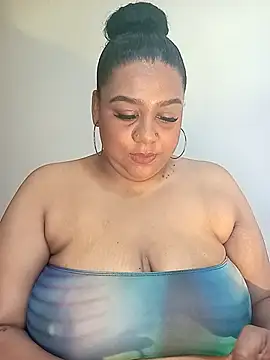 Snapshot of BiancaFollerach chatting on October 2025 12:07:01 PM BiancaFollerach online show from October 2025 12:07:01 PM