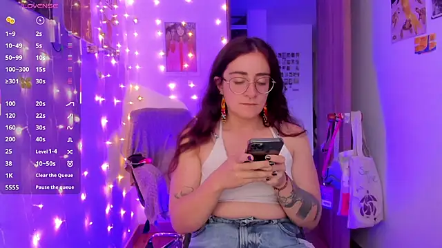 linda giggle online show from November 2025 10:21:01 PM