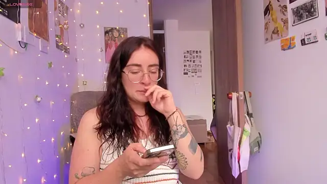 linda giggle online show from November 2025 03:16:02 PM