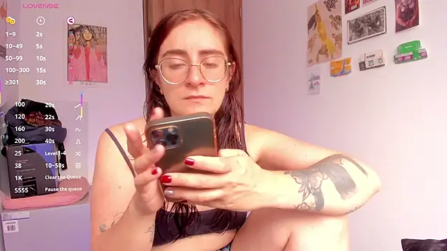 linda giggle online show from March 2026 03:59:01 PM