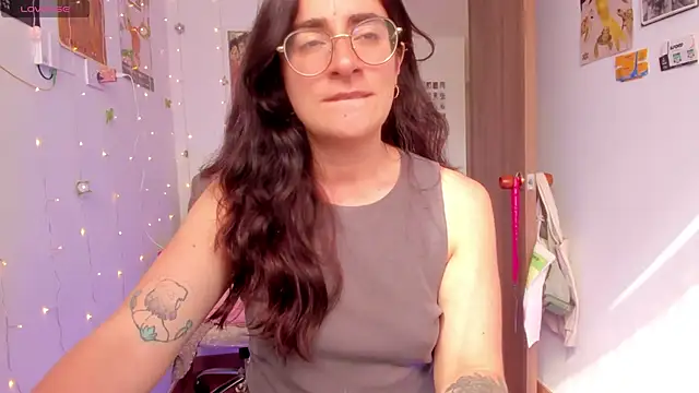 linda giggle online show from October 2025 01:32:01 PM