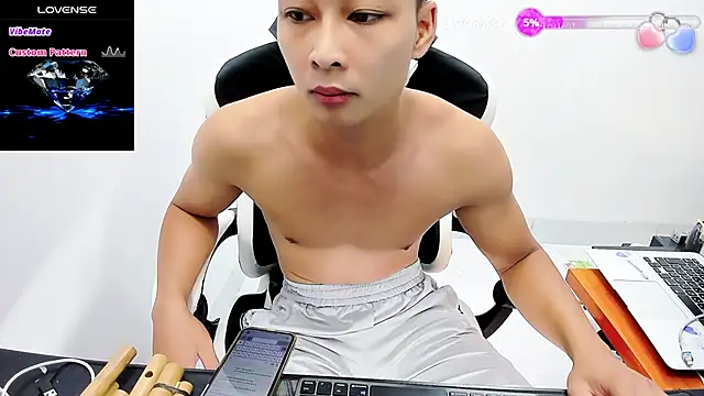 Snapshot of Naughty--asian chatting on September 2025 03:18:01 AM Naughty--asian online show from September 2025 03:18:01 AM