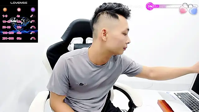 Snapshot of Naughty--asian chatting on November 2025 03:29:03 AM Naughty--asian online show from November 2025 03:29:03 AM