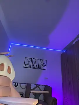 gabriela r online show from April 2026 02:07:01 PM