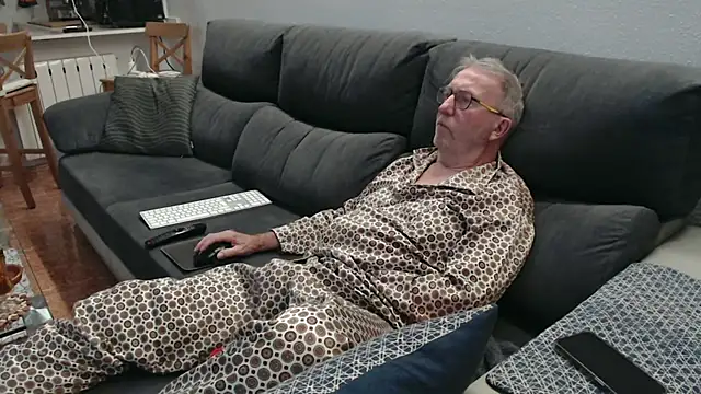 Nudelschwanz online show from February 2026 06:59:01 PM