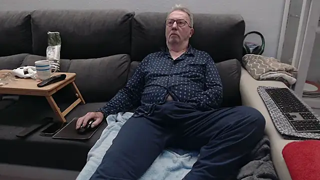 Nudelschwanz online show from March 2026 06:10:02 AM