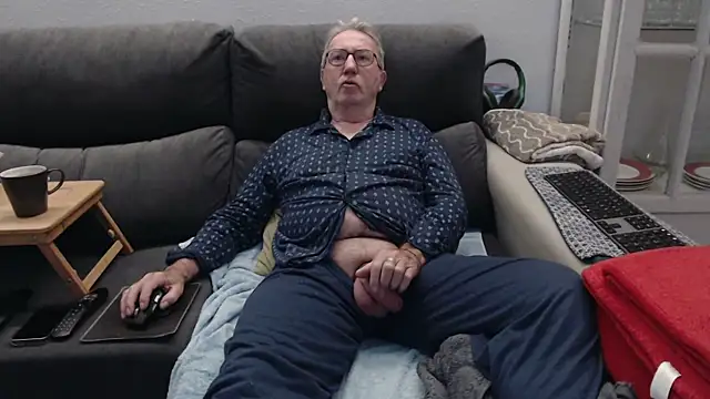 Nudelschwanz online show from March 2026 06:19:01 AM