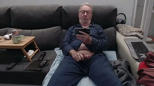 Nudelschwanz online show from March 2026 05:56:02 AM