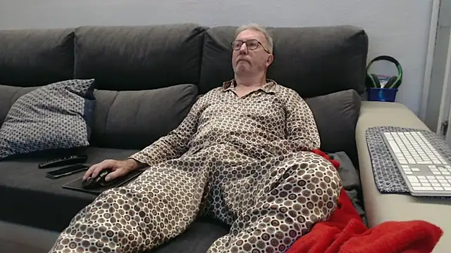 Nudelschwanz online show from February 2026 06:44:01 AM