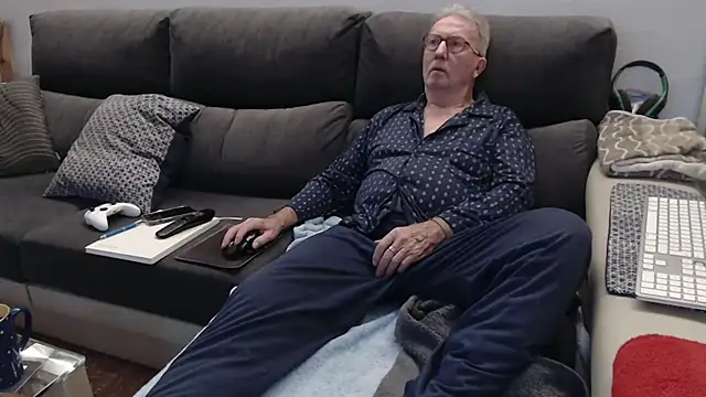 Nudelschwanz online show from February 2026 09:02:02 PM