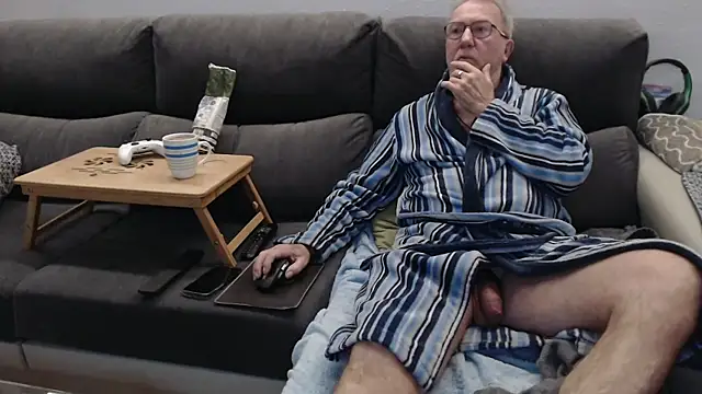 Nudelschwanz online show from March 2026 06:28:02 AM