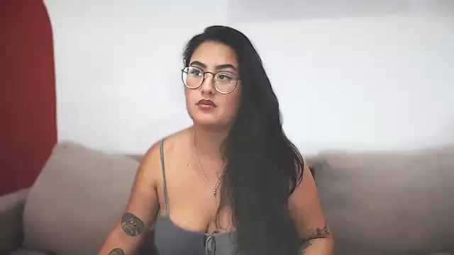 Snapshot of ZabathMiller chatting on February 2025 04:37:01 AM ZabathMiller online show from February 2025 04:37:01 AM