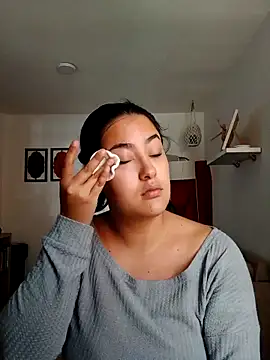 Snapshot of ZabathMiller chatting on September 2025 02:33:01 PM ZabathMiller online show from September 2025 02:33:01 PM