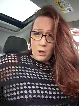 Snapshot of BBWQUEENBEEE chatting on February 2025 07:35:02 PM BBWQUEENBEEE online show from February 2025 07:35:02 PM