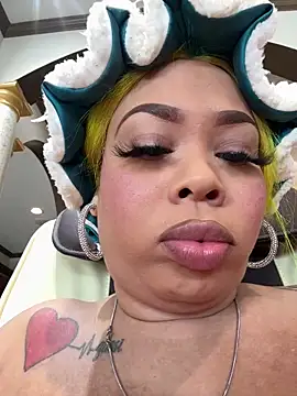 ThickAssRena online show from March 2026 05:00:01 PM