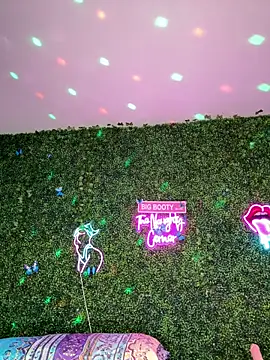 ThickAssRena online show from April 2026 06:31:01 AM