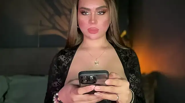 Snapshot of Mistress_supreme chatting on March 2025 08:16:01 PM Mistress supreme online show from March 2025 08:16:01 PM