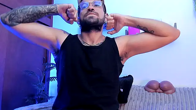 Snapshot of jonathan_rivers chatting on October 2025 07:59:01 PM jonathan rivers online show from October 2025 07:59:01 PM