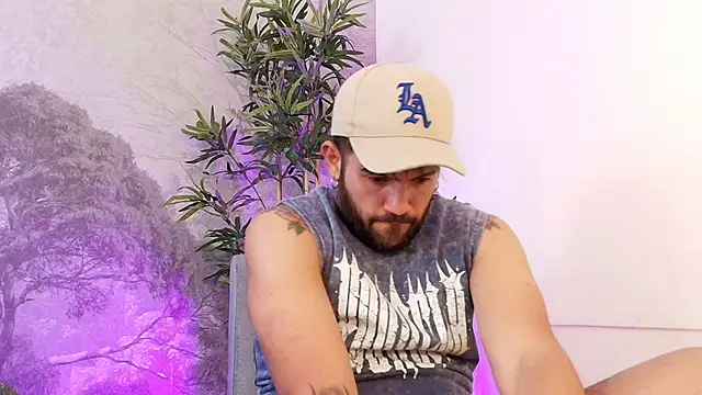 Snapshot of jonathan_rivers chatting on December 2025 07:35:01 PM jonathan rivers online show from December 2025 07:35:01 PM