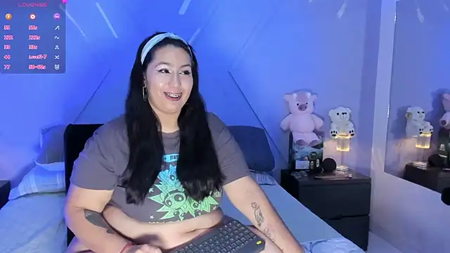 emmajohnss online show from June 2026 04:00:02 AM