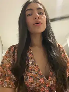 DaphneUwu online show from April 2026 01:23:01 AM