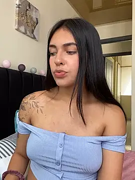 DaphneUwu online show from December 2024 05:54:01 PM