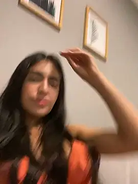 DaphneUwu online show from April 2026 12:34:01 AM