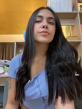 DaphneUwu online show from October 2025 03:05:01 AM