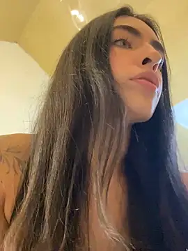 DaphneUwu online show from February 2026 01:28:01 AM