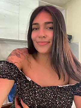 DaphneUwu online show from December 2024 05:15:02 PM