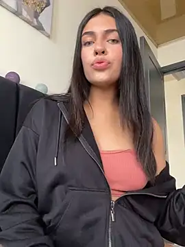 DaphneUwu online show from December 2024 03:00:02 PM