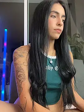 Snapshot of DaphneUwu chatting on July 2026 01:45:01 AM DaphneUwu online show from July 2026 01:45:01 AM