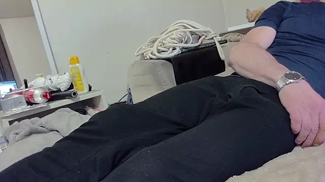 Snapshot of mike30nbg chatting on October 2025 08:10:02 PM mike30nbg online show from October 2025 08:10:02 PM