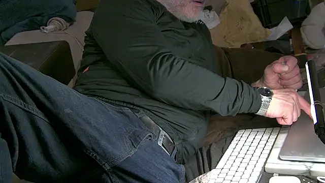 mike30nbg online show from April 2026 07:39:01 PM