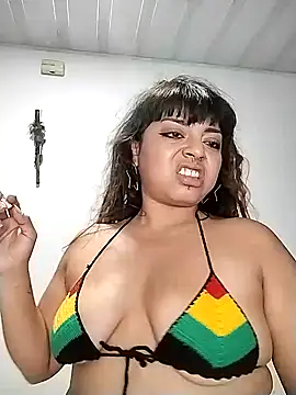 Snapshot of Weedsex_couple chatting on December 2024 04:04:01 AM Weedsex couple online show from December 2024 04:04:01 AM