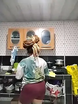 Snapshot of Weedsex_couple chatting on January 2025 01:27:01 AM Weedsex couple online show from January 2025 01:27:01 AM