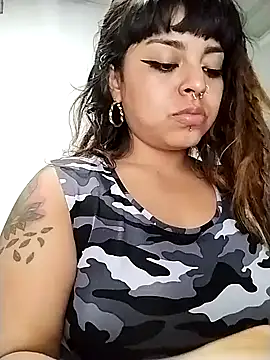 Snapshot of Weedsex_couple chatting on December 2024 11:48:01 PM Weedsex couple online show from December 2024 11:48:01 PM