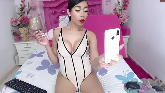 Divaxhermosa online show from January 2026 11:00:02 PM