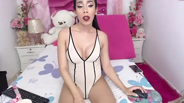 Divaxhermosa online show from March 2026 10:39:01 PM