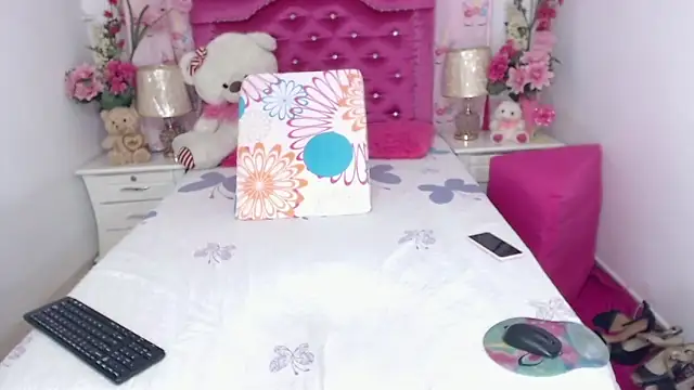 Divaxhermosa online show from December 2025 11:32:02 PM